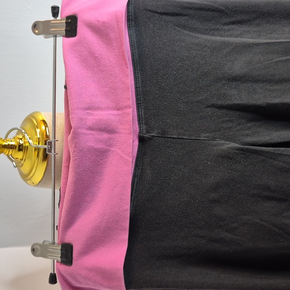 Pink legging  size x small pt color  black and pink Capri - Picture 6 of 7
